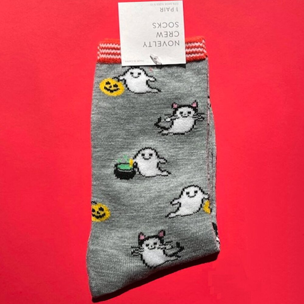 Cute Ghost Halloween Socks - Picture 2 of 4